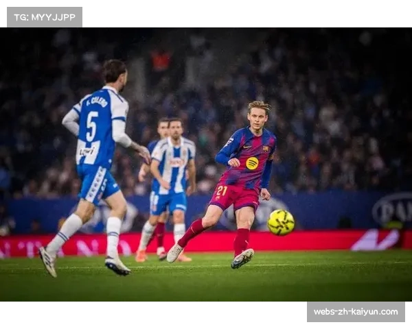 西班牙人防守漏洞：四后卫平行站位遭遇巴萨肋部渗透